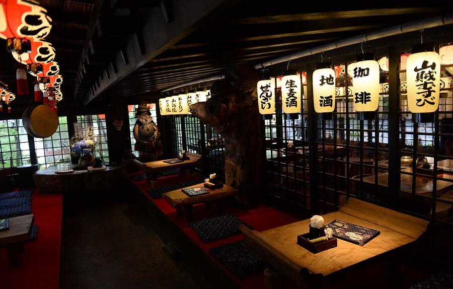 一燈銭_道路側の席(Ittousen_Road side seats)