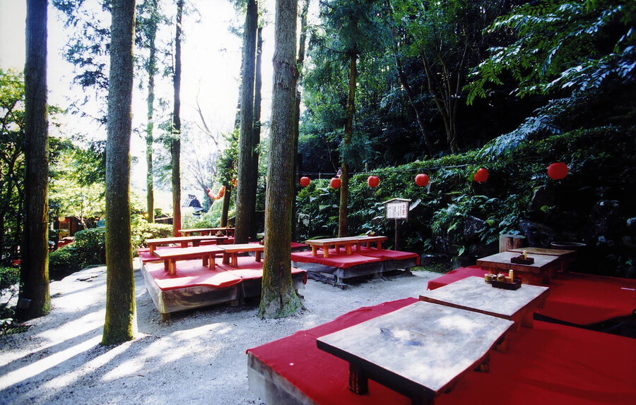 いろり山賊_皇の森という席(Sanzoku_Forests of Sumeragi)