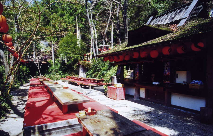 いろり山賊_外の席(Sanzoku_Outside seat)