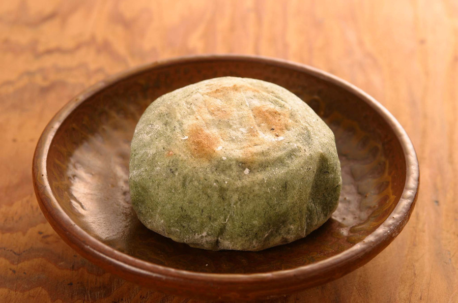 山賊草もち(Sanzoku Kusa-mochi)